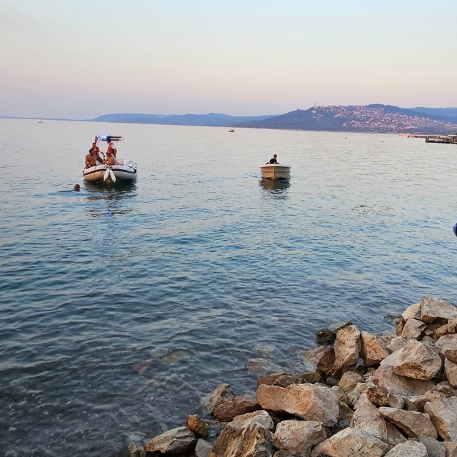 Sapanca Gölü'ne giren 21 yaşındaki genç boğuldu