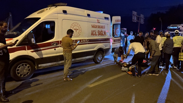 Ağrı'da otomobilin çarptığı yaya yaralandı