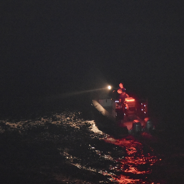 Antalya Düden Şelalesi'nden denize düştüğü iddia edilen kişi için arama çal...