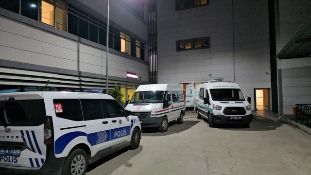 Çorum'da evinin önünde düşen yaşlı adam hastanede hayatını kaybetti