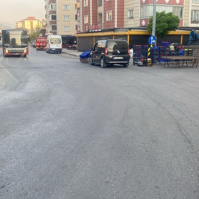 Tekkeköy'de yol üzerindeki pazar tezgahları kaldırıldı