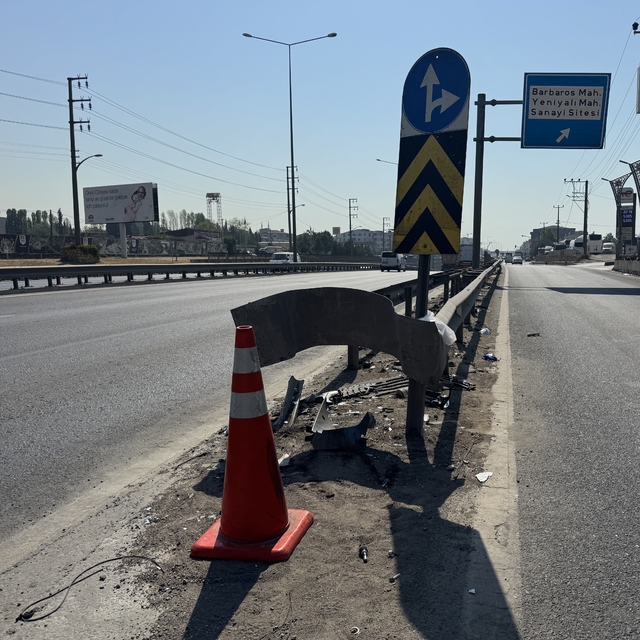 Kocaeli'de bariyere çarpan motosikletin sürücüsü öldü