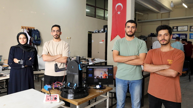 Gaziantep'te üniversiteliler, "dost-düşman ayrımı yapabilen savunma sistemi"yle TEKNOFEST'e hazırlanıyor