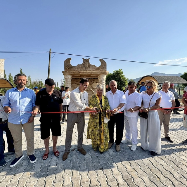 Sanatçı Safiye Soyman, vefat eden oğlu için Burdur'da çeşme yaptırdı
