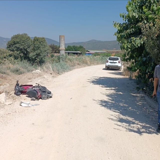 Bilecik'te traktörle motosikletin çarpıştığı kazada 2 kişi yaralandı