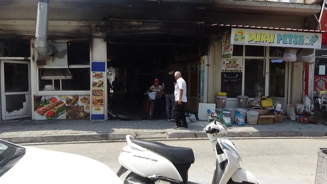 Adana'da pasajda çıkan yangın söndürüldü