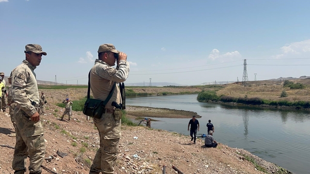 Serinlemek için girdiği Kızılırmak'ta kayboldu