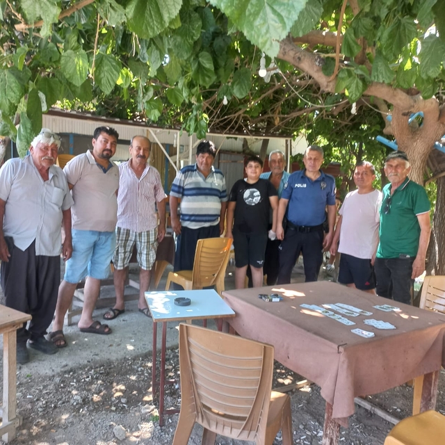 Bozyazı'da polis ekipleri orman yangınlarına karşı vatandaşları bilgilendir...