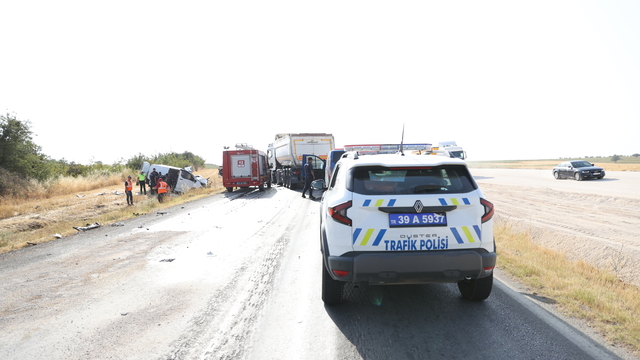 Kırklareli'nde tır ile panelvanın çarpıştığı kazada 1 kişi öldü, 1 kişi yaralandı