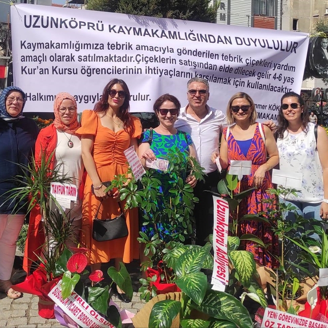 Uzunköprü Kaymakamı Köken, gönderilen tebrik çiçeklerini eğitimde kullanılm...