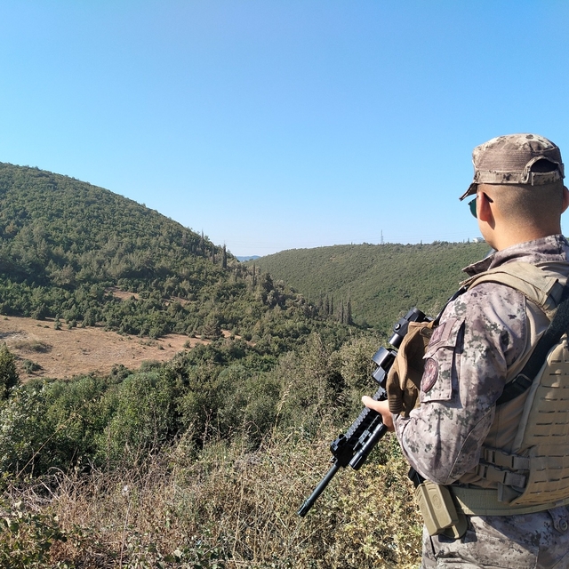 Kocaeli'de ormanlık alanda mangal ateşi yakan 58 kişiye idari para cezası v...