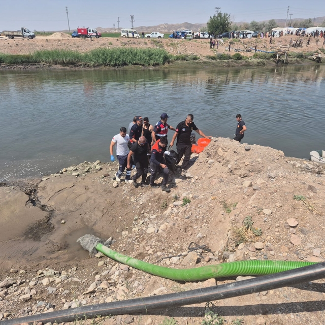 Serinlemek için girdiği Kızılırmak'ta boğuldu (2)