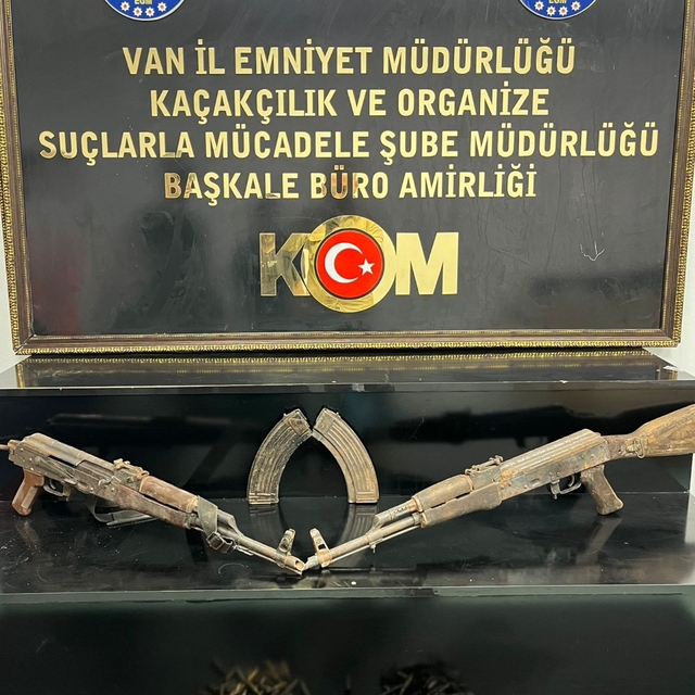 Van'da kaçakçılık operasyonlarında uzun namlulu silah ele geçirildi