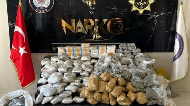 Van'da 127 kilo 560 gram uyuşturucu ele geçirildi