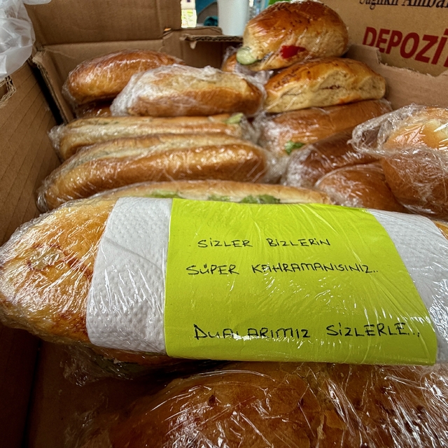 Karabük halkından orman yangınlarıyla mücadele eden görevlilere anlamlı des...