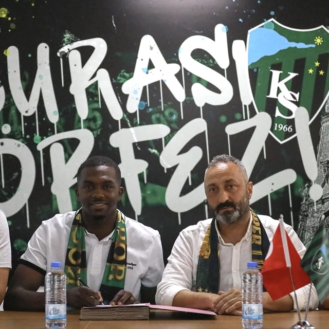 Kocaelispor, sağ bek Dijksteel ile sözleşme imzaladı