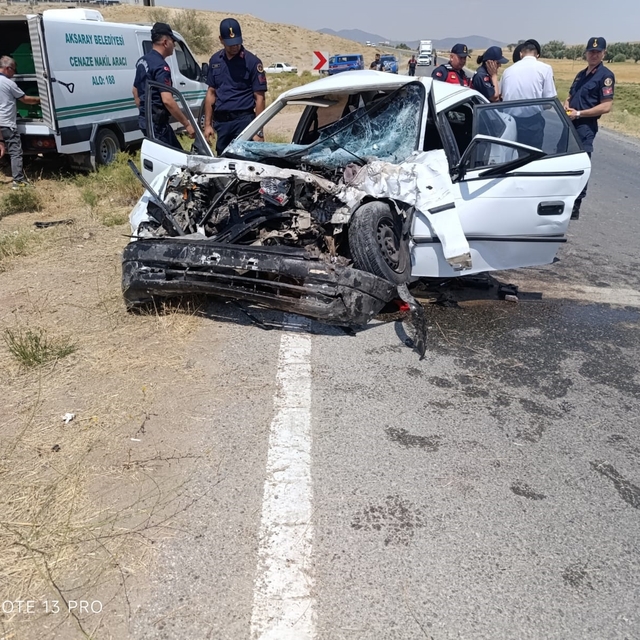 Otomobille kamyonet çarpıştı: 1 ölü, 3 yaralı