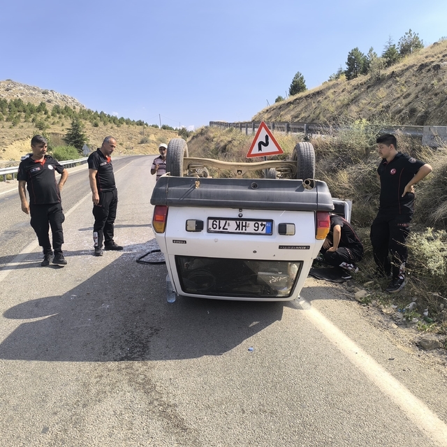 Kahramanmaraş'ta devrilen otomobildeki 1 kişi öldü, 1 kişi yaralandı