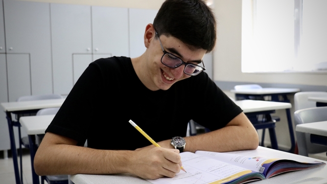 Yabancı Dil Testi'nde 5'inci olan Atakan'ın hedefi doktor olmak