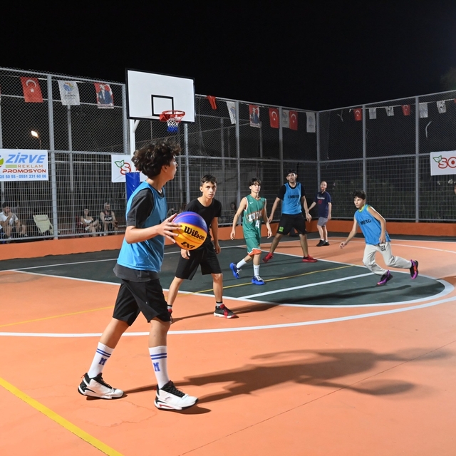 Kumluca'da 3x3 Sokak Basketbolu Turnuvası düzenlendi
