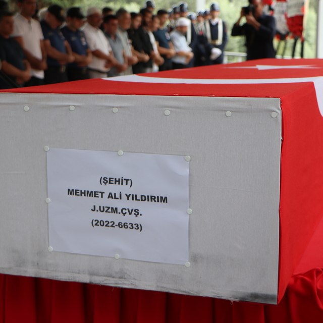 Şehit uzman çavuş son yolculuğuna uğurlandı