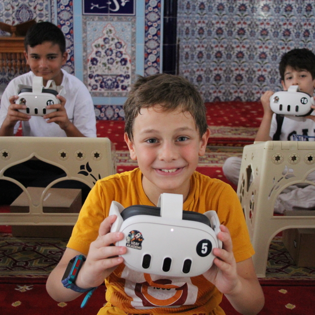 Kocaeli'de Kur'an kursu öğrencilerinin eğitimleri sanal gerçeklik gözlüğüyl...