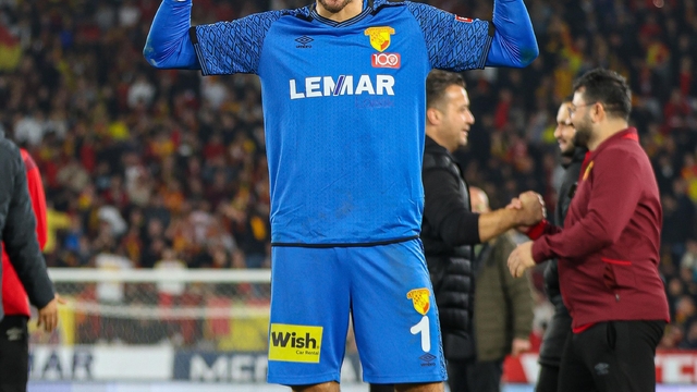 Göztepe kaleci  Mateusz Lis'le yola devam ediyor