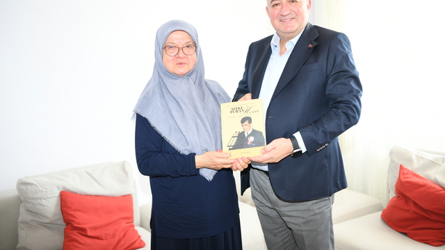 AK Parti Çanakkale Milletvekili Gider'den, merhum milletvekili Turhan'ın ailesine ziyaret