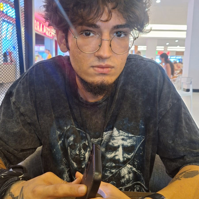 Savrulan otomobilin çarptığı Arda öldü