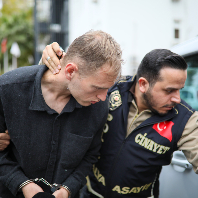 Babasını öldürmekten yargılanan sanığın tahliye talebine ret