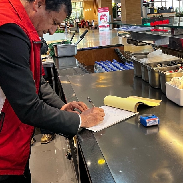 Şanlıurfa'da hijyen kurallarına uymayan 4 işletmeye 189 bin lira para cezas...