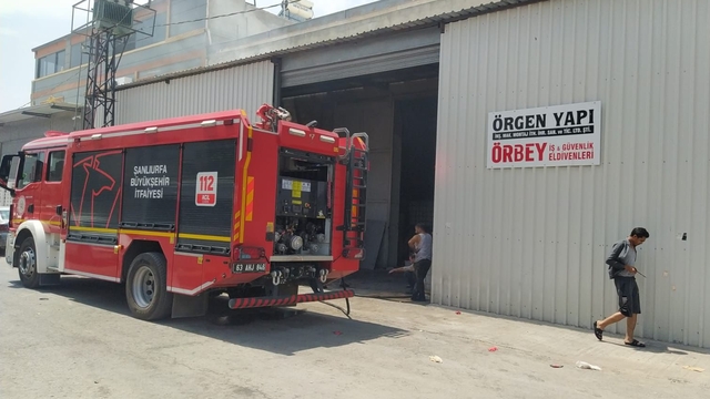 Şanlıurfa'da bir fabrika çıkan yangında hasar gördü