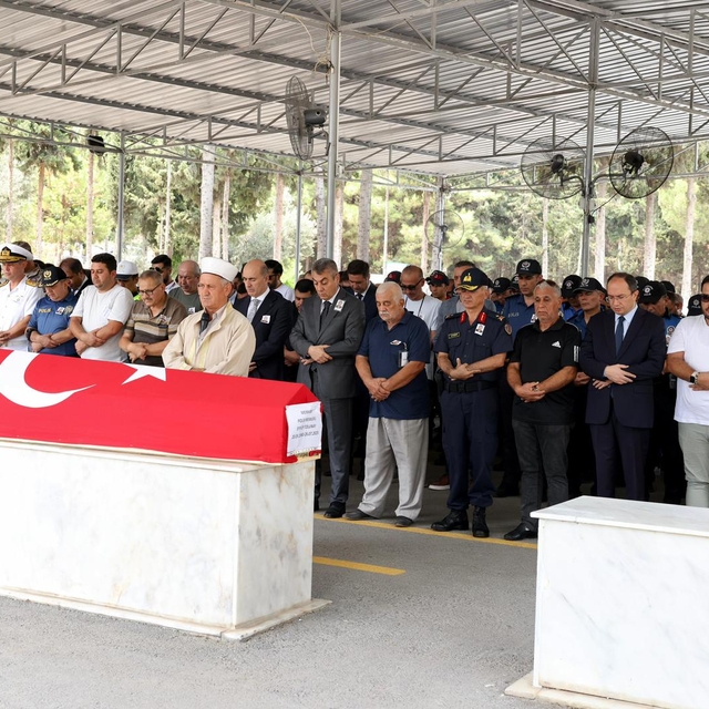 Mersin'de evinde rahatsızlanan polis memuru hayatını kaybetti