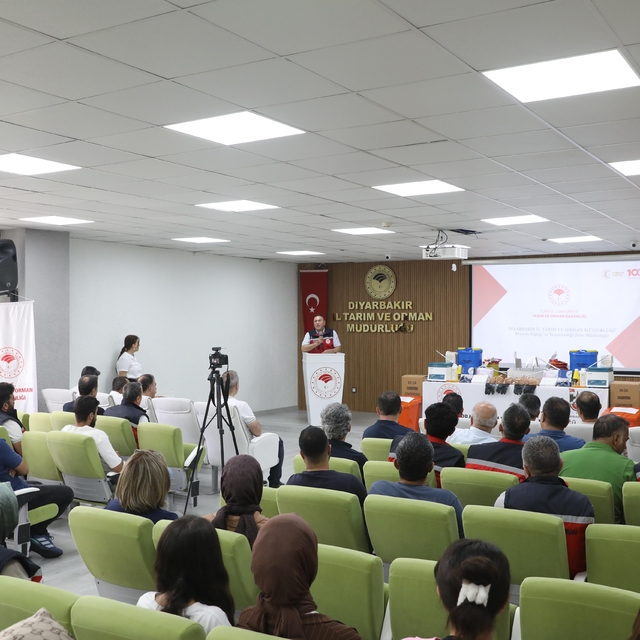 Diyarbakır'da veterinerlik ekipmanları dağıtıldı