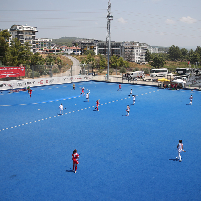 Açık Alan Hokeyi Kadınlar Avrupa Şampiyonası 3, Alanya'da başladı