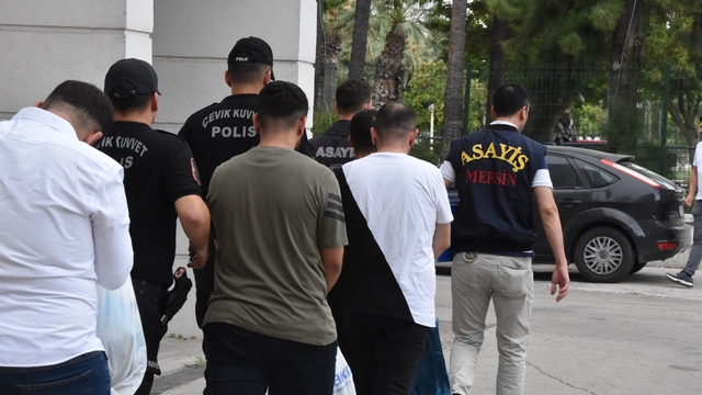 Mersin'de dolandırıcılık operasyonunda 18 şüpheli yakalandı