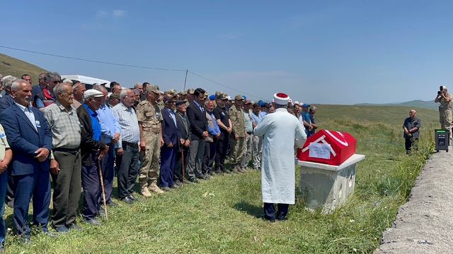 Kore gazisi Faik Alptekin, Ardahan'da son yolculuğuna uğurlandı