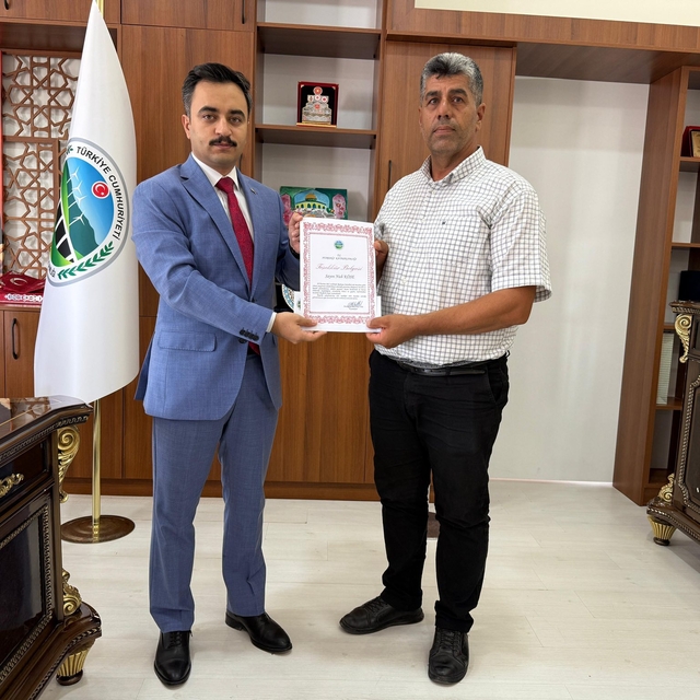 Gaziantep'te orman yangınında gönüllü olarak çalışan operatöre teşekkür bel...