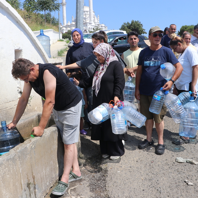 Tekirdağ'da vatandaşlar yaşanan su kesintilerine kalıcı çözüm bekliyor