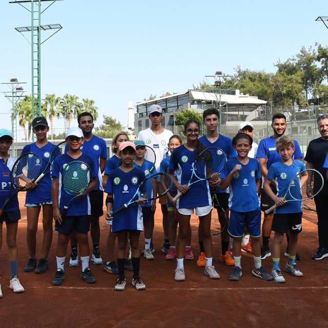 Ürdünlü tenisçiler Adana'da kampa girdi