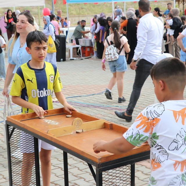 Siirt'te "Çocuk Şenliği" düzenlendi