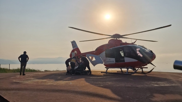 Trabzon'da ambulans helikopter, yaylada rahatsızlanan kadın için havalandı
