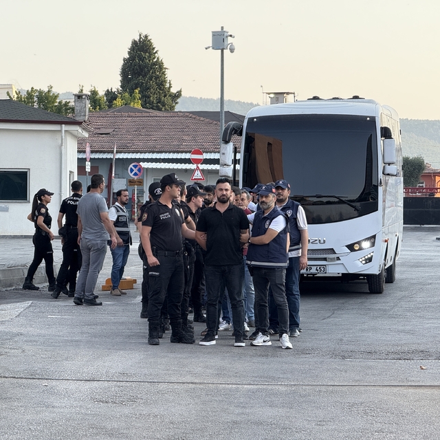 Gaziantep'te kurşunlama olaylarına karışan 15 şüpheli adliyede