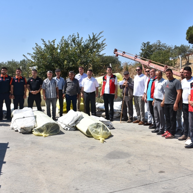 Şarköy'de yangından etkilenen üreticilere çadır yardımı