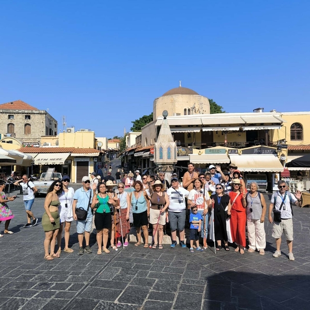 Yunan adalarını gezen görme engelliler, ilk kez yurt dışında tatil yaptı