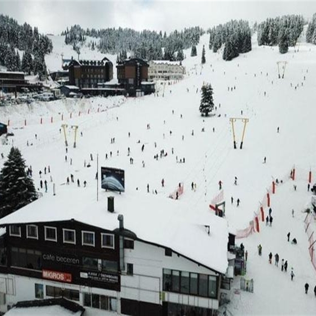 Uludağ'da ruhsatı iptal edilen otellerdeki kaçak katlar yıkılıp, binalar de...