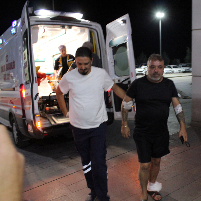 'Yan baktın' tartışmasında tabancayla vuruldu