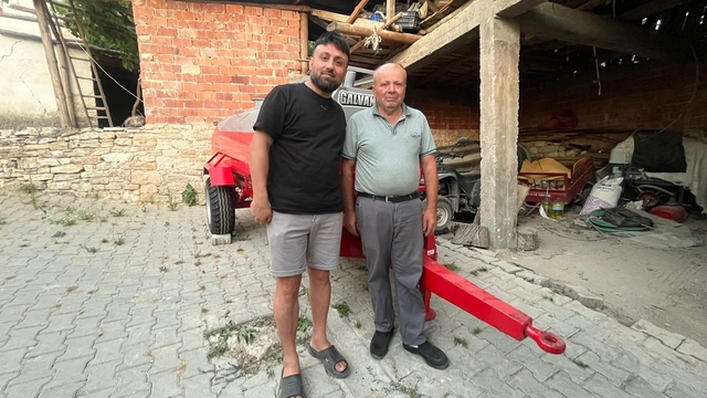 Patlak lastikle yangın bölgesine su taşıyan çiftçiye, iş insanı su tankeri hediye etti