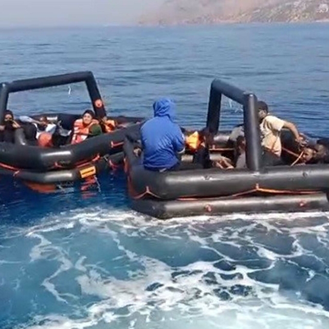 Çanakkale'de Yunan unsurlarının geri ittiği 19 kaçak göçmen kurtarıldı