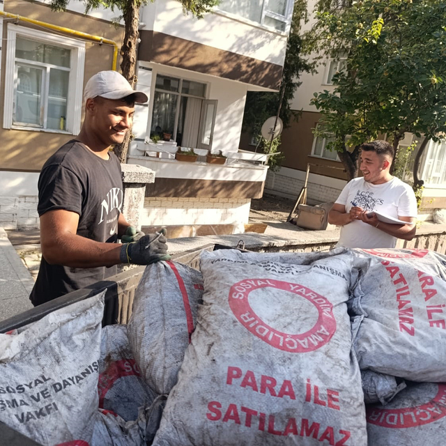 Beypazarı Kaymakamlığı'ndan ihtiyaç sahibi ailelere kömür yardımı